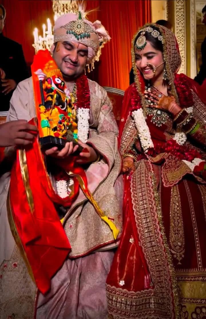 Indresh Upadhyay Wife Shipra